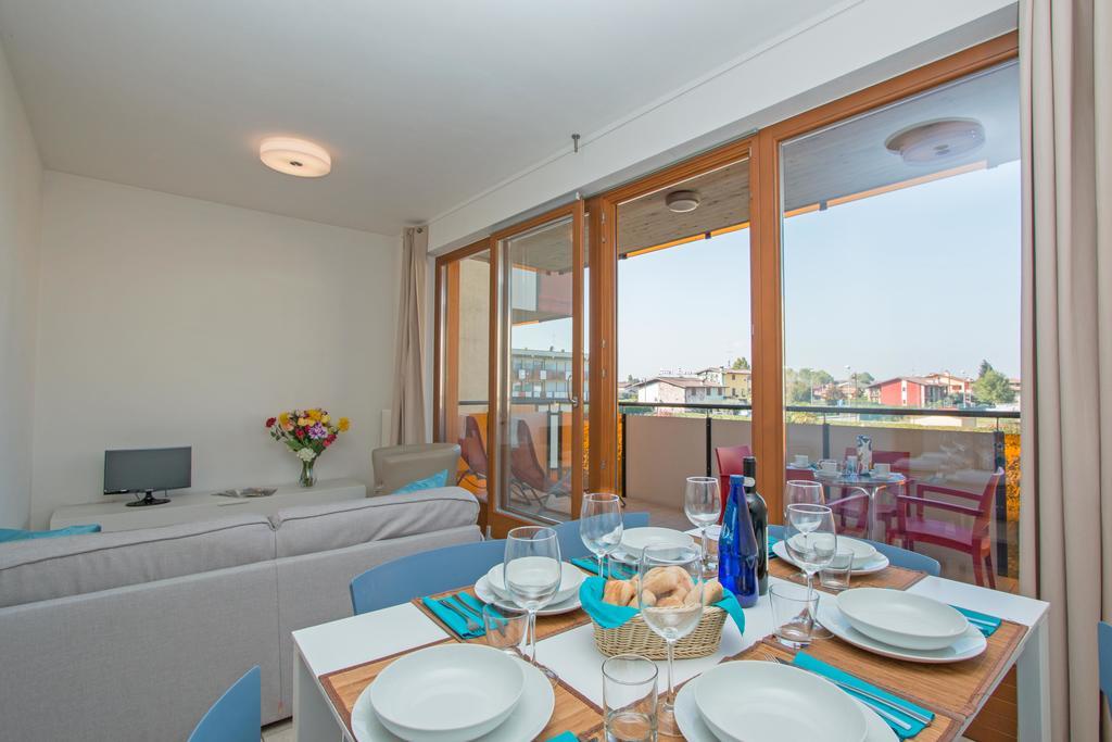 Benacus E4 Apartment By Wonderful Italy 시르미오네 외부 사진