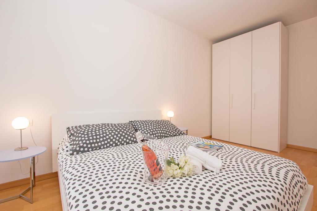 Benacus E4 Apartment By Wonderful Italy 시르미오네 외부 사진